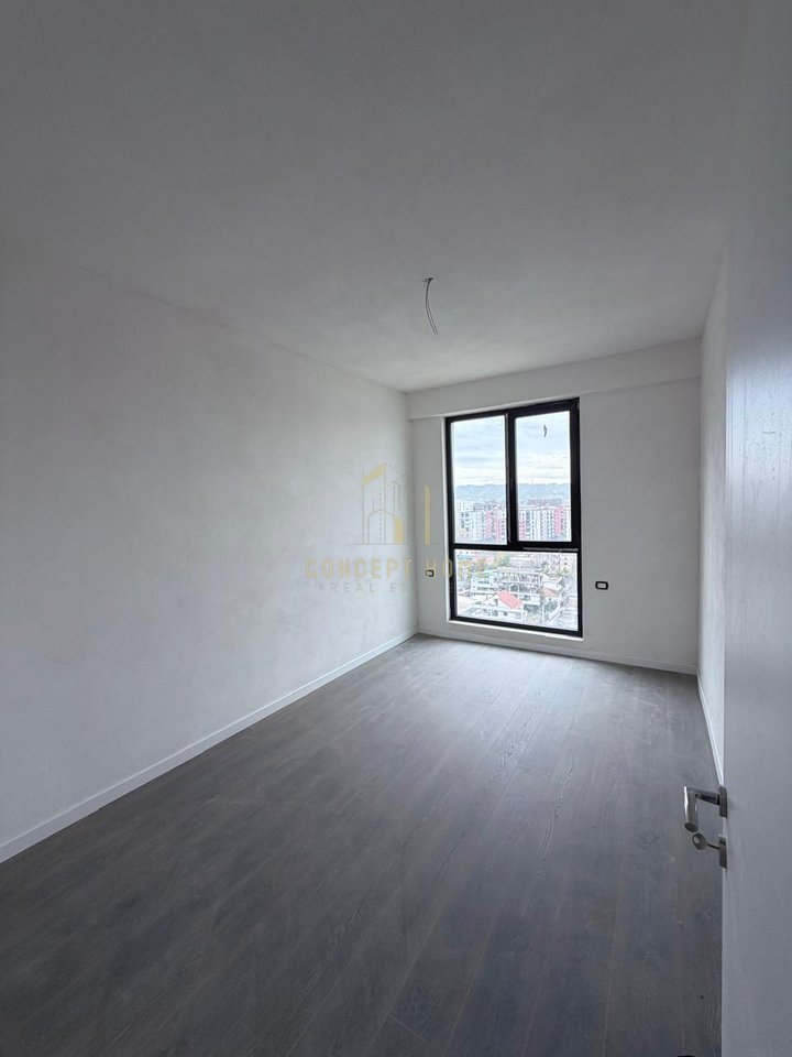 Shitet apartament 3+1 tek Ish Fusha Aviacionit "Turdiu"