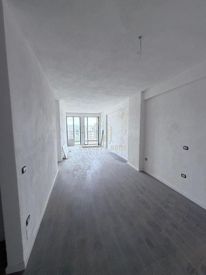 Shitet apartament 3+1 tek Ish Fusha Aviacionit "Turdiu"