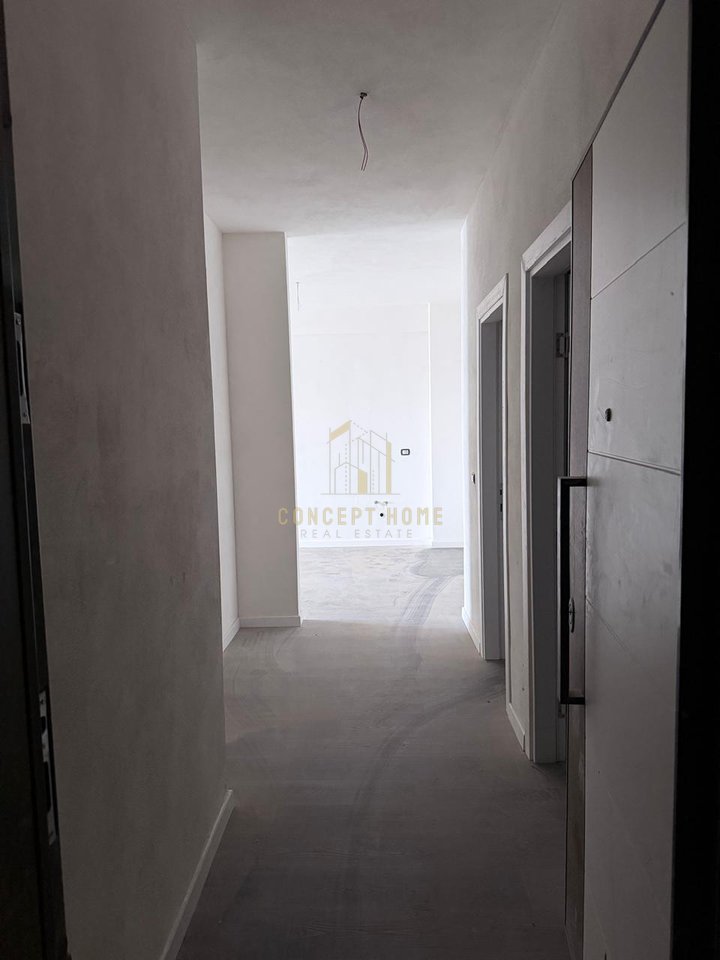 Shitet apartament 3+1 tek Ish Fusha Aviacionit "Turdiu"