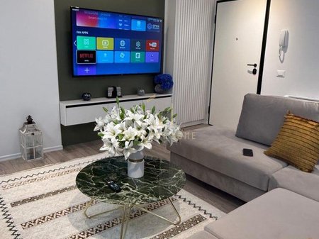 Jepet me Qera Apartament 1+1 tek Bulevardi i Ri