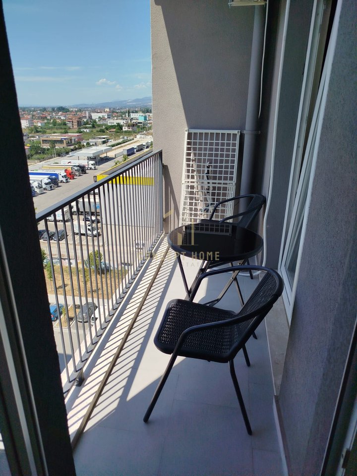 Jepet me qera apartament 1+1+post parkimi  tek Univers City.