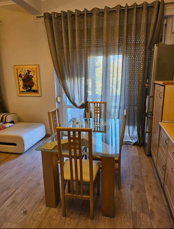 Jepet me qera Apartament 2+1 ne Bllok