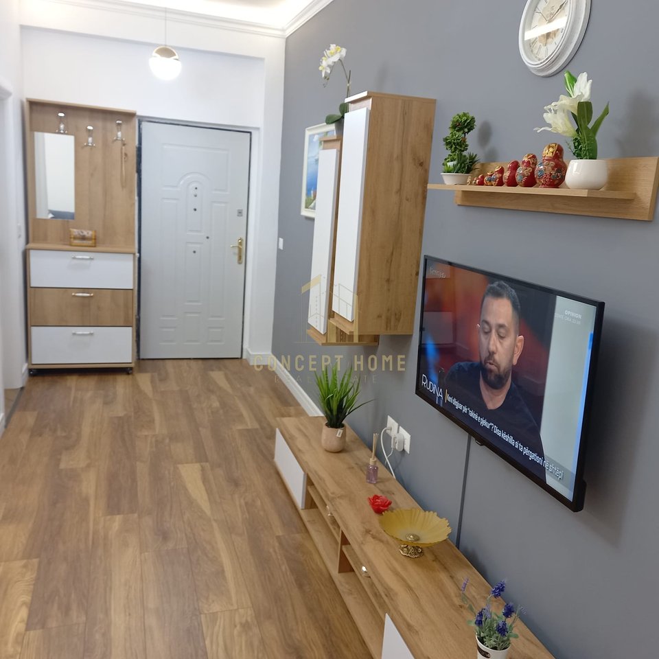 Jepet me qera apartament 1+1 tek Rruga kosovareve