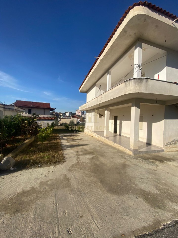 Si affitta casa privata 2+1 all'Istituto.