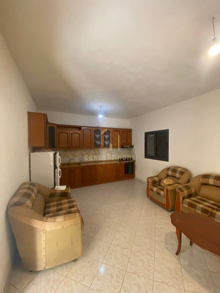 Si affitta casa privata 2+1 all'Istituto.