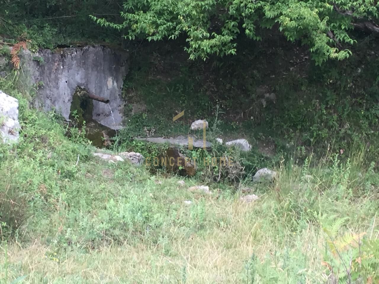 Terreno in vendita a Linzë, Tirana - €90.000 | 1200 m²