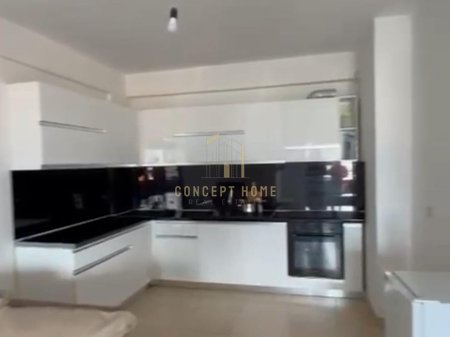 Shitet apartament 2+1+2 ne Kamez, Bathore