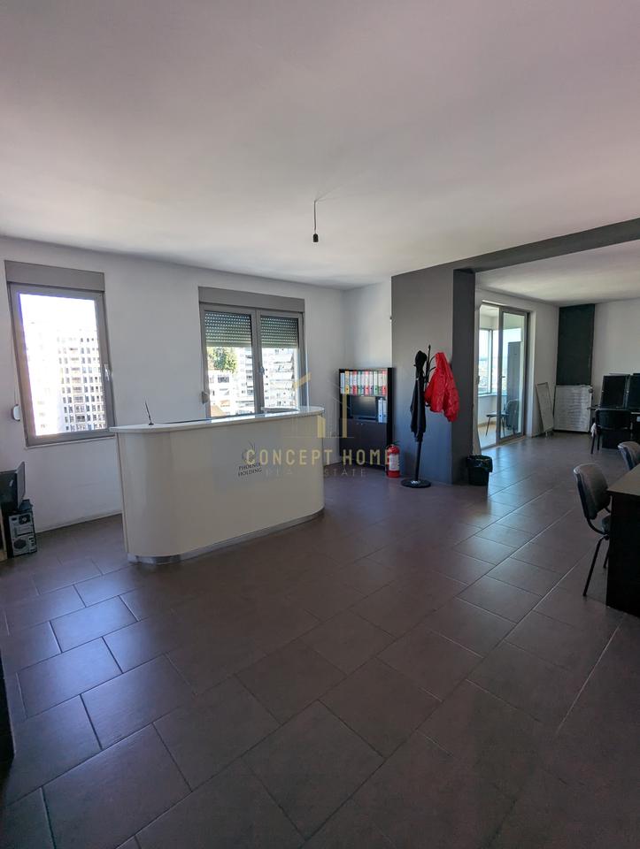 Jepet ambient biznesi me qera tek Zogu I Zi/800€