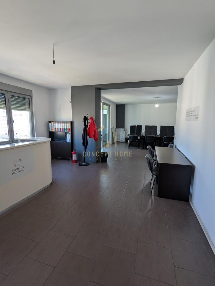 Jepet ambient biznesi me qera tek Zogu I Zi/800€