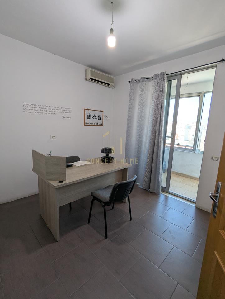 Jepet ambient biznesi me qera tek Zogu I Zi/800€