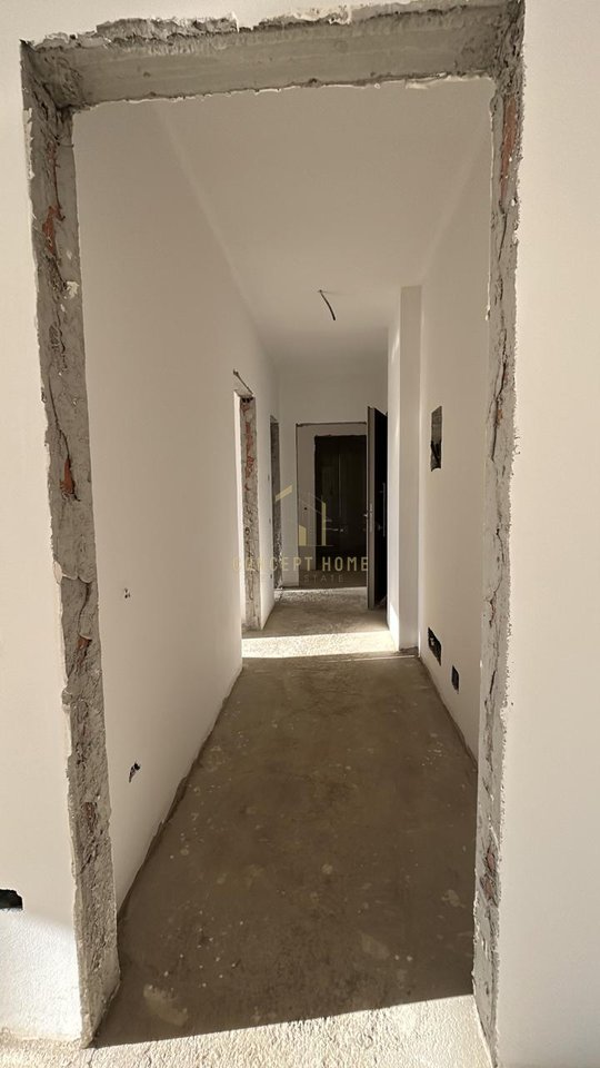 Apartment 2+1+2 for sale in Kamez