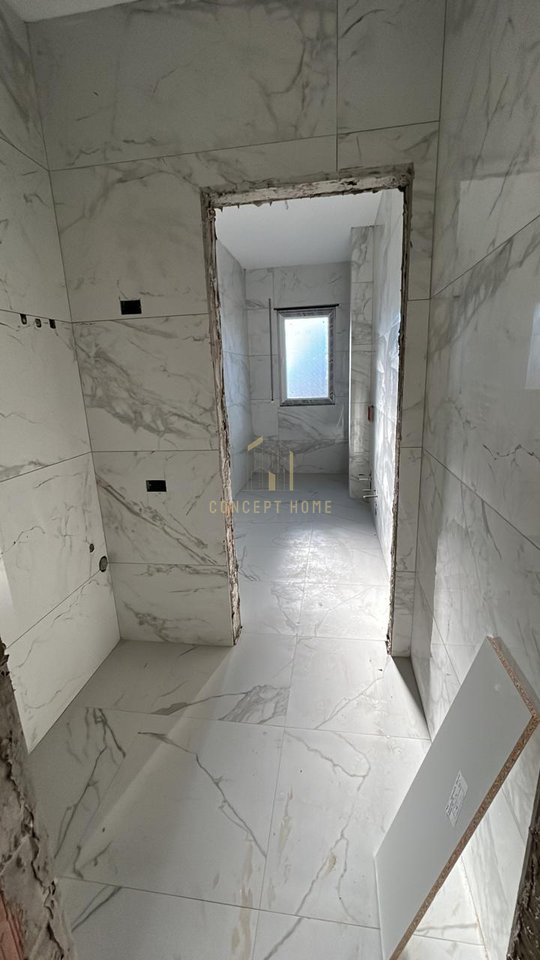 Apartment 2+1+2 for sale in Kamez