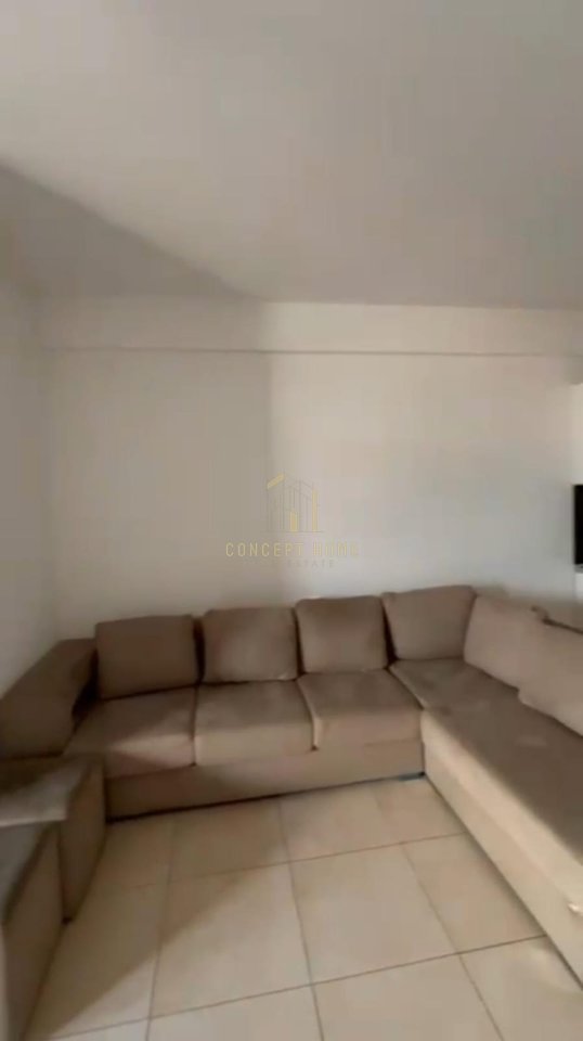 Shitet apartament 2+1+2 ne Kamez, Bathore