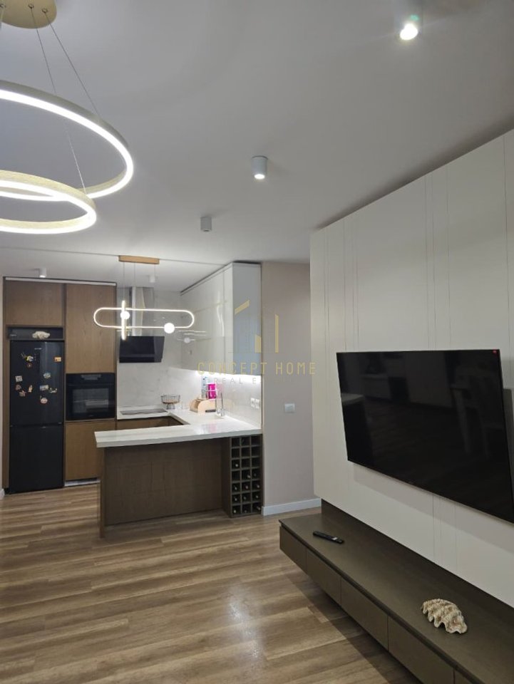 Jepet me qera apartament 2+1+2+2Poste Parkimi  Ne Yzberisht