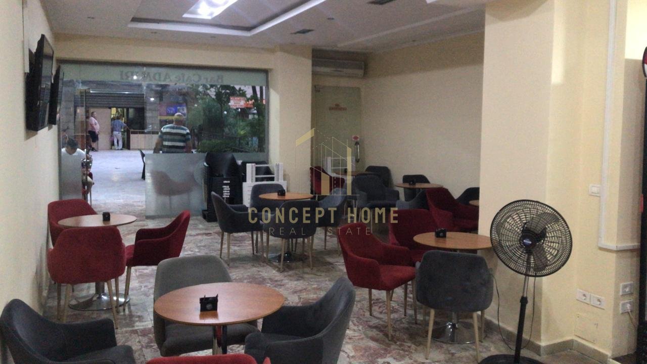 Shitet ambient   biznesi tek Komuna e Parisit