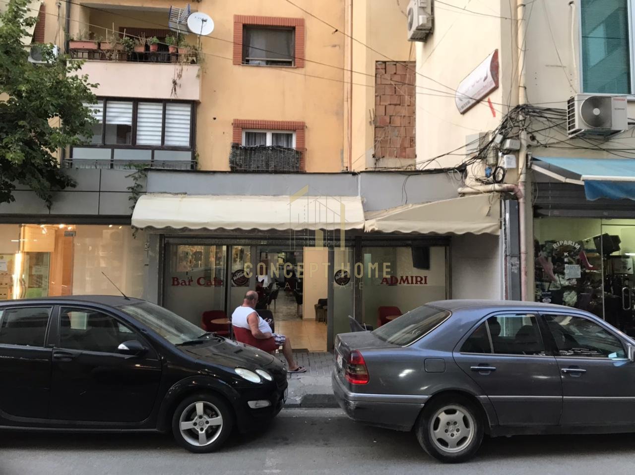 Shitet ambient   biznesi tek Komuna e Parisit