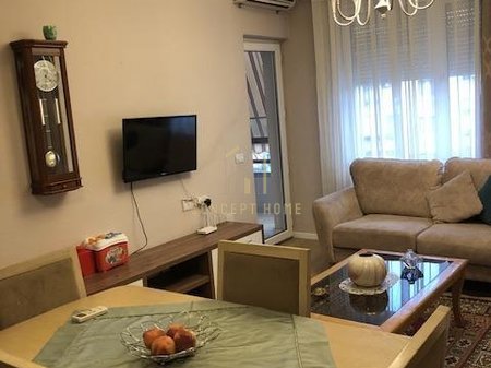 Jepet me qera Apatament 1+1 ne Misto Mame