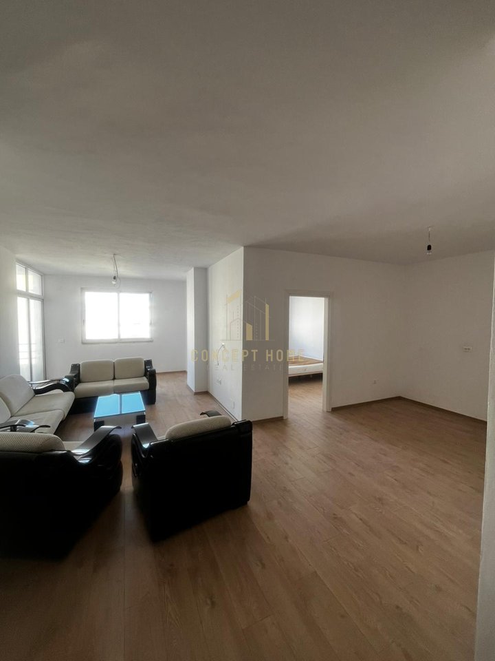Shitet apartament 2+1+2 ne Astir