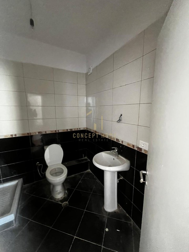 Shitet apartament 2+1+2 ne Astir
