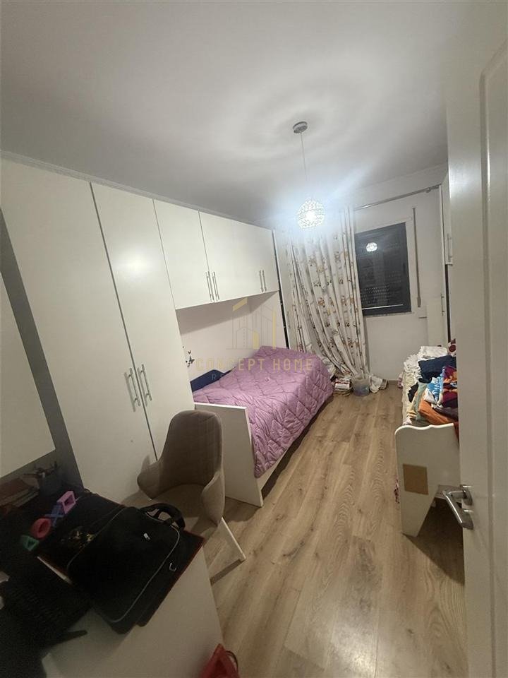 Shitet apartament 2+1 ne Yzberisht