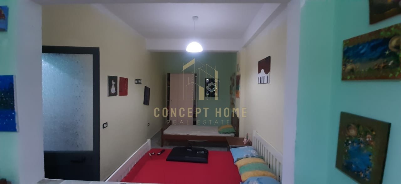Shitet apartament 1+1 Ne Durres