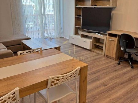 Jepet me qera Apartament 2+1 tek Liqeni i Thate