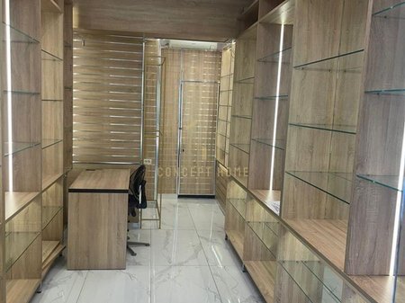 Negozio in affitto in via Dibra