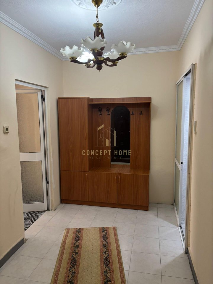 Jepet apartament me qera 1+1 tek Ish Parku i Autobuzave/Cmimi: 400 Euro