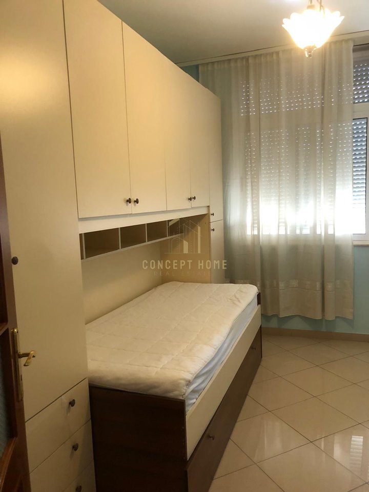 A 2+1 apartment is for rent near Mine Peza.