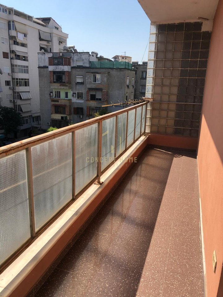 A 2+1 apartment is for rent near Mine Peza.