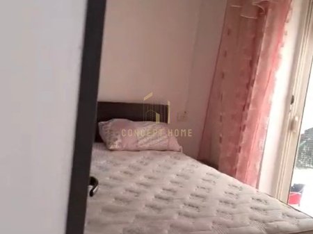 Appartamento 1+1 in affitto vicino a Komuna e Parisit