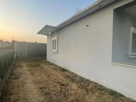 Vendesi privata di un piano in vendita a Kamez 140.000 euro