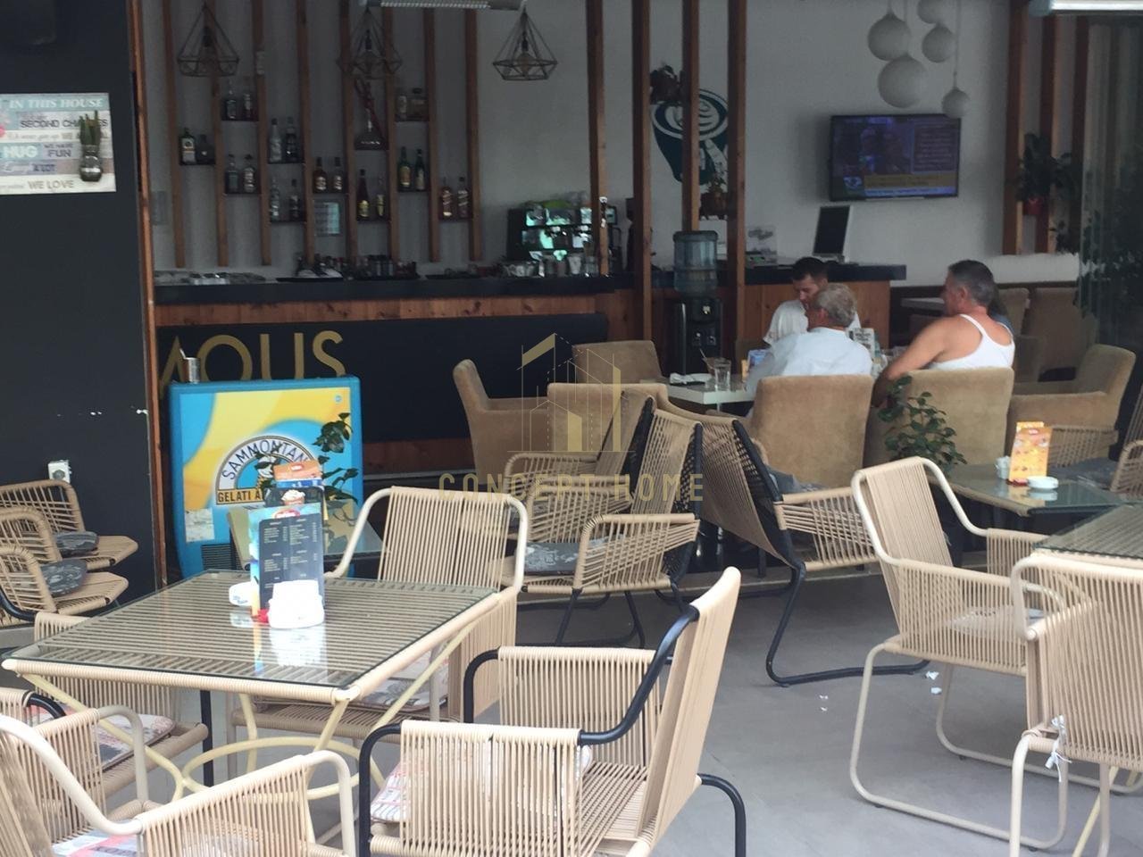 A functional premises is for rent in the Yzberishti area, with a surface area of 350m², suitable for various activities such as a bar, restaurant, lounge, or similar businesses.
