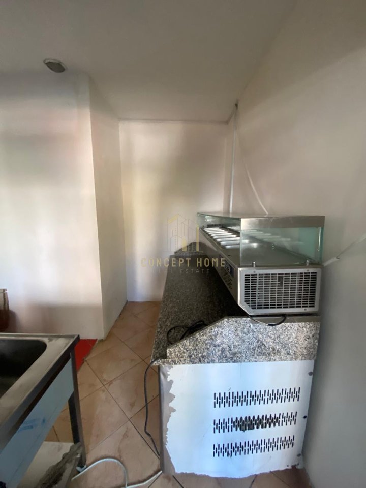 ? Shop for rent – 50 m², 2nd Floor Kamëz
