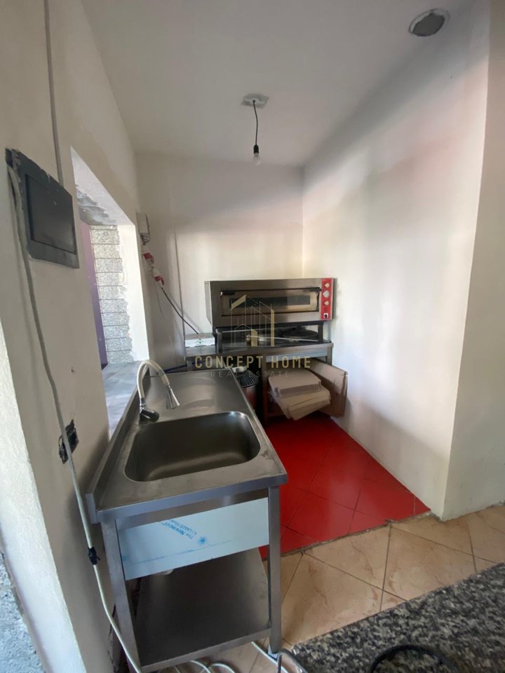 ? Shop for rent – 50 m², 2nd Floor Kamëz