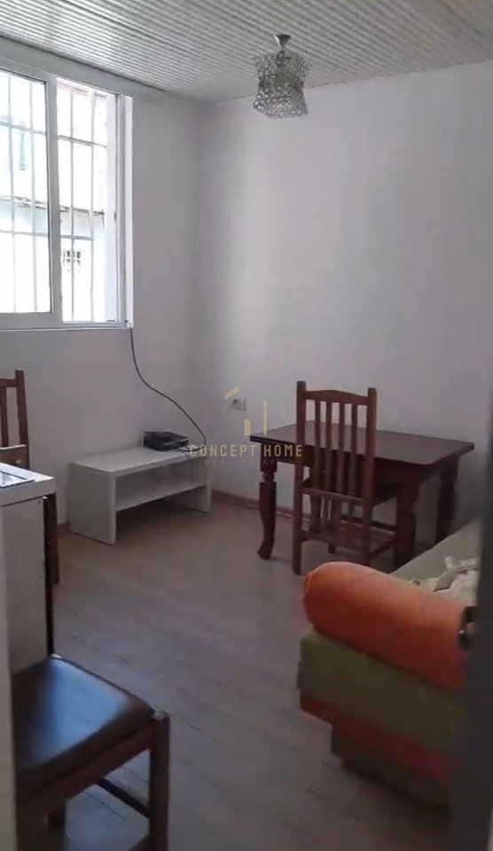 Appartamento 1+1 in affitto vicino a Komuna e Parisit
