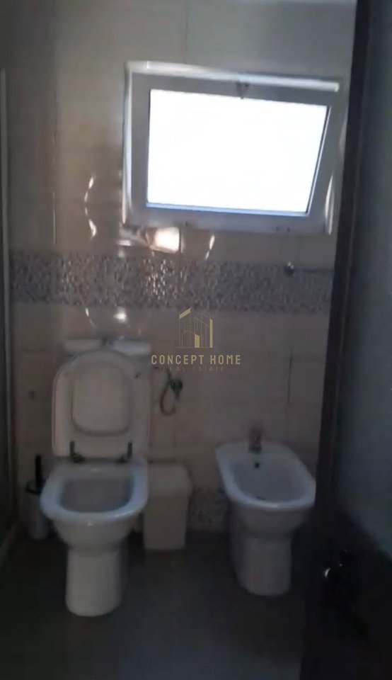 Appartamento 1+1 in affitto vicino a Komuna e Parisit