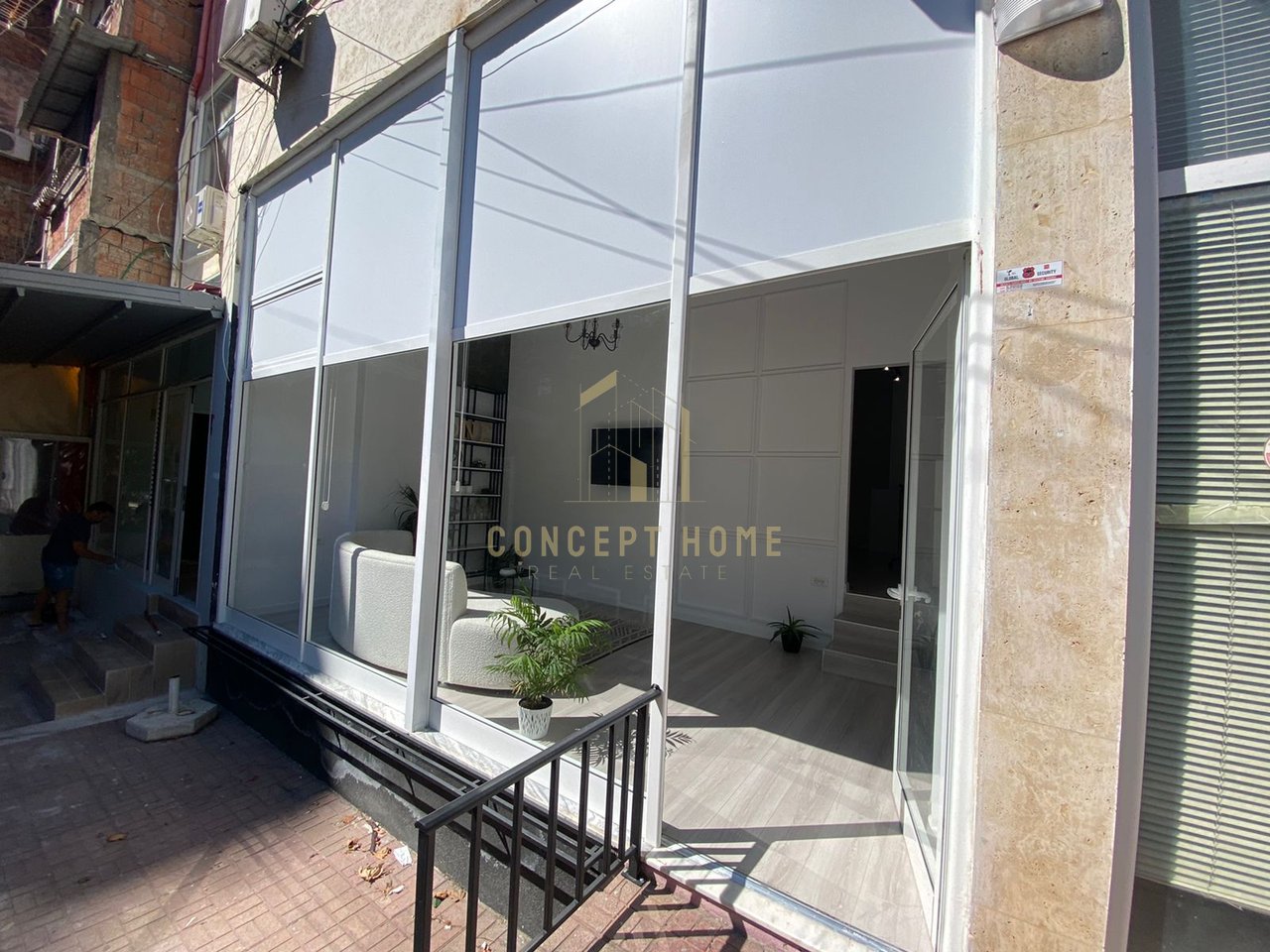 Business premises for sale Student City