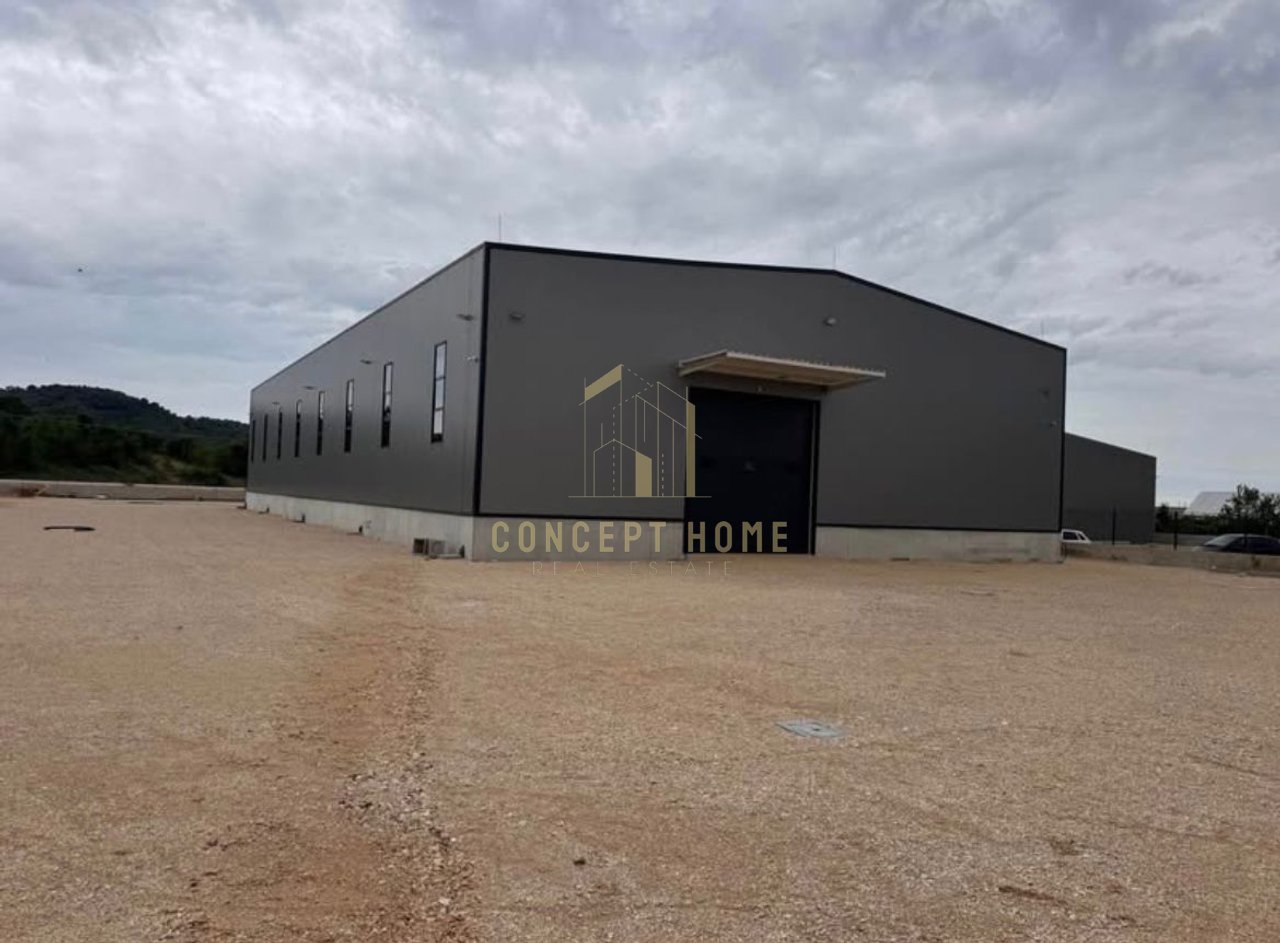 Shop for rent in Rinas