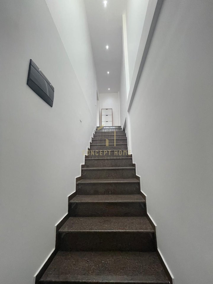 Villa in vendita a Koder Kamez