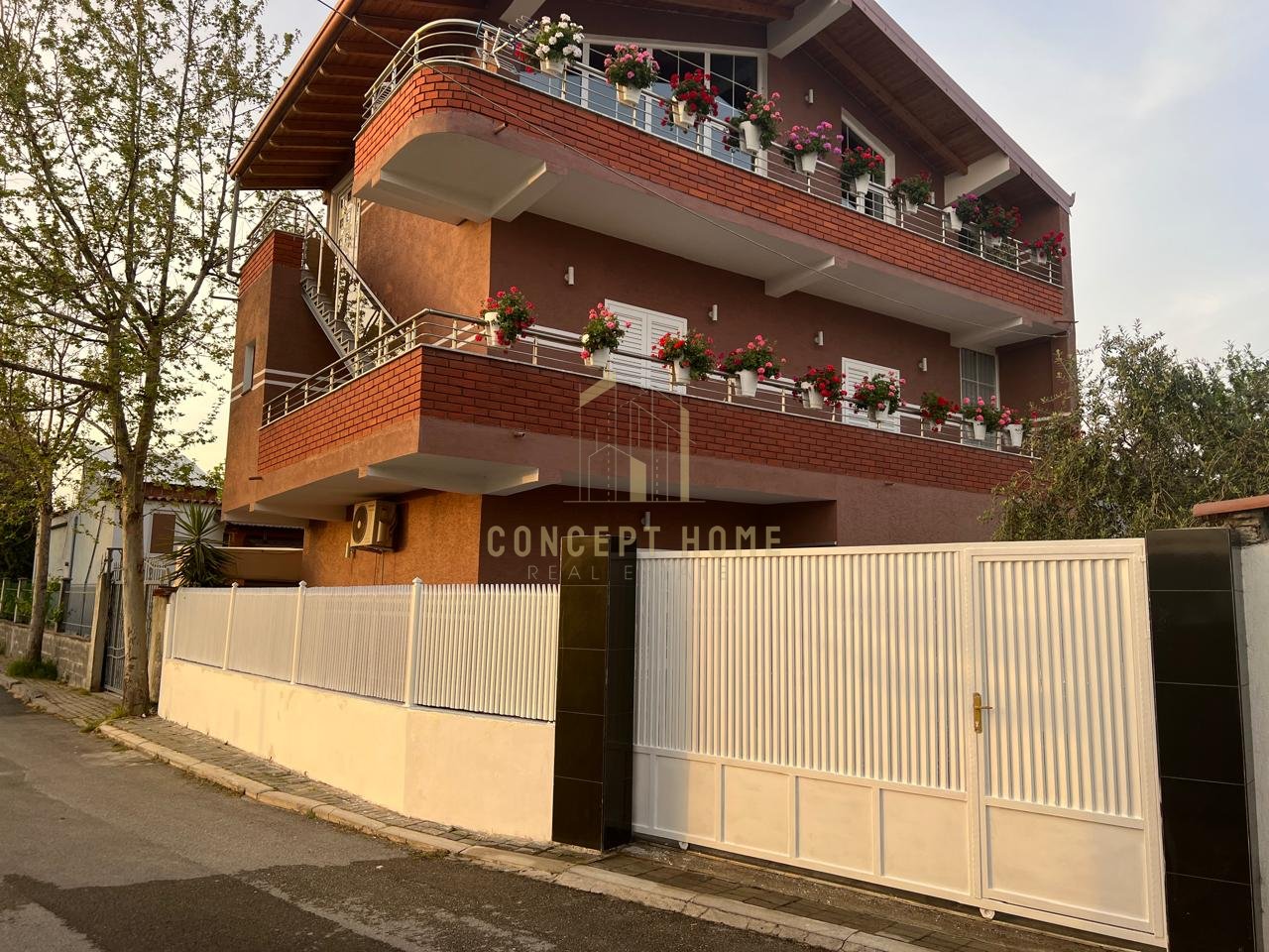 Villa in vendita a Koder Kamez