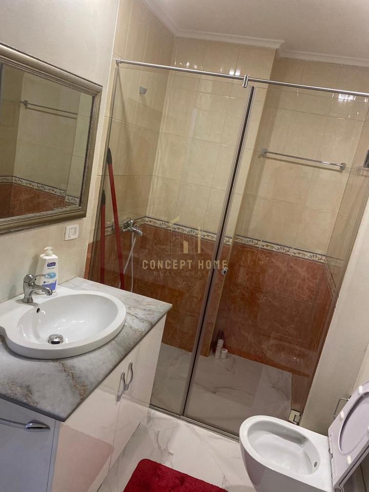2+1 apartment for rent at Komuna Parisit - 950€