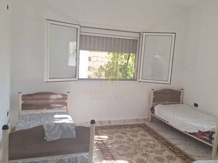 Jepet me qera shtepi private 2+1 Te 5 Maj