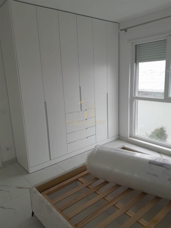 Jepet me qera apartament 2+1 Te  Univers City