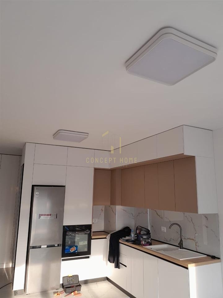 Jepet me qera apartament 2+1 Te  Univers City