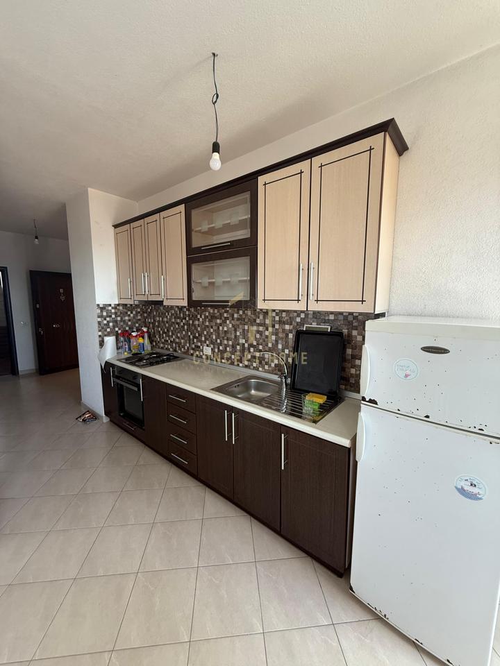 Jepet me qera apartament 2+1 Qytet Studenti
