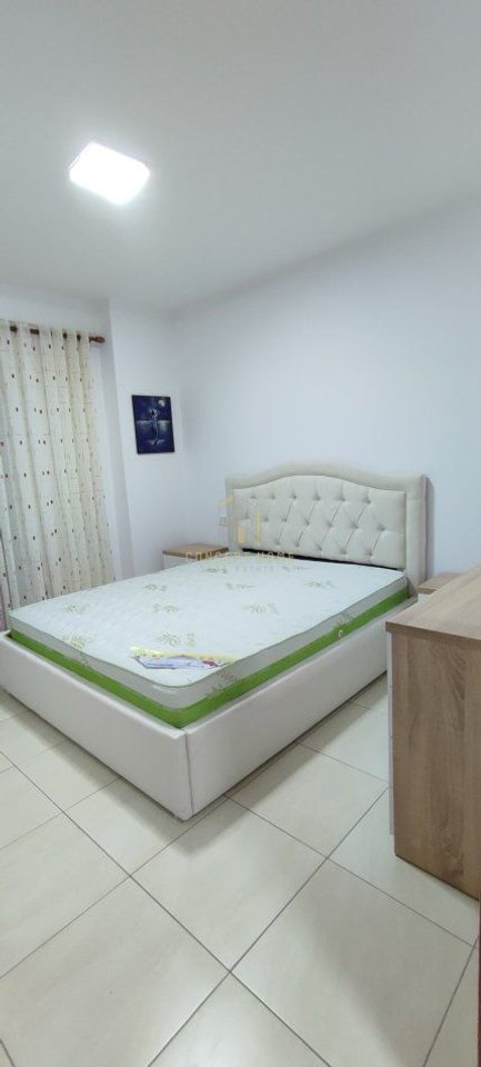 Jepet apartament me qera 1+1 tek Rruga e Kavajes