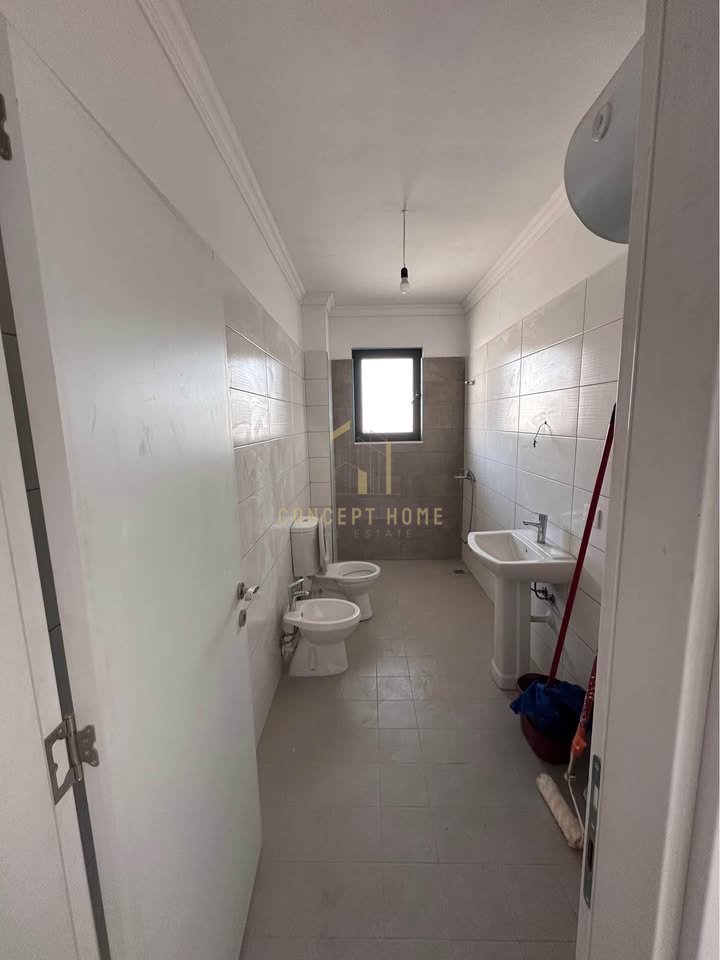 Apartment 1+1 for Sale in Kamez