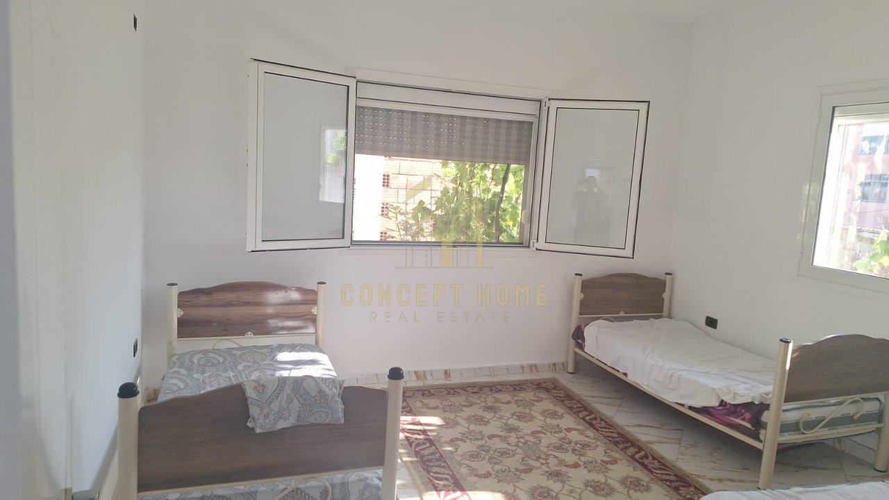 Jepet me qera shtepi private 2+1 Te 5 Maj