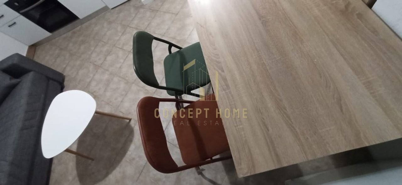 Jepet me qera apartament tek 21 Dhjetori
